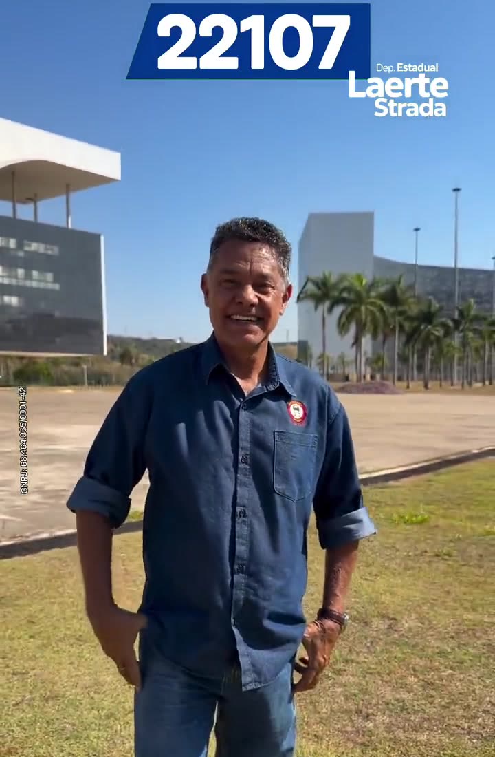 Laerte Strada em frente à Cidade Administrativa de Minas Gerais
